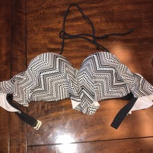 Black and white patterned swim top